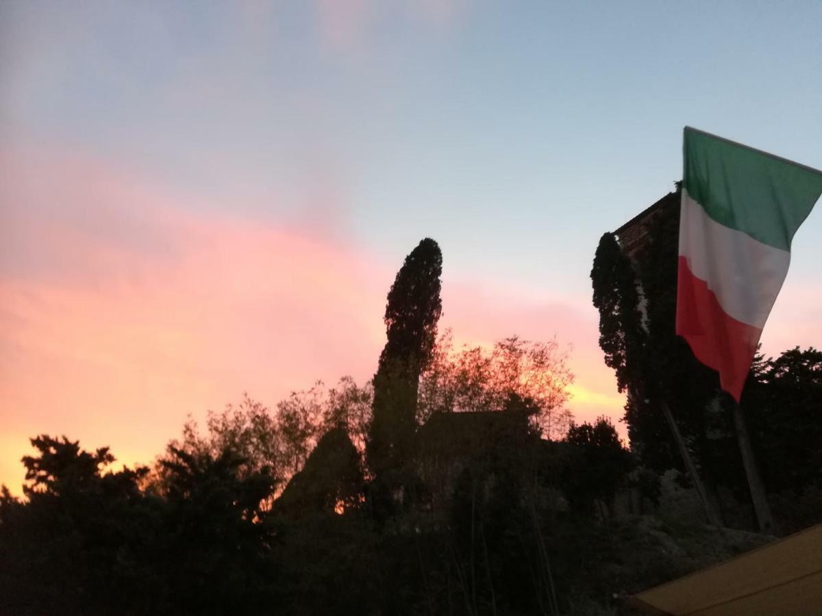 Borgo Della Rocca Panzió Montemurlo Kültér fotó